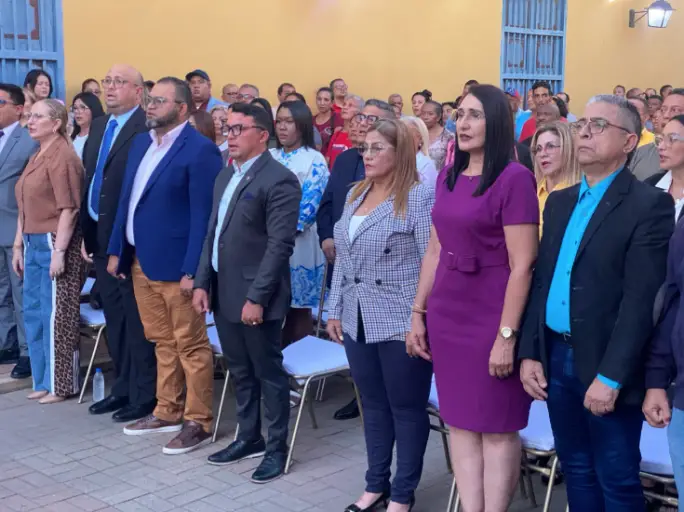 En el paseo Talavera de Coro se llevó a cabo la sesión para la instalación, elección y juramentación de la junta directiva del Clef para el período 2025-2026.