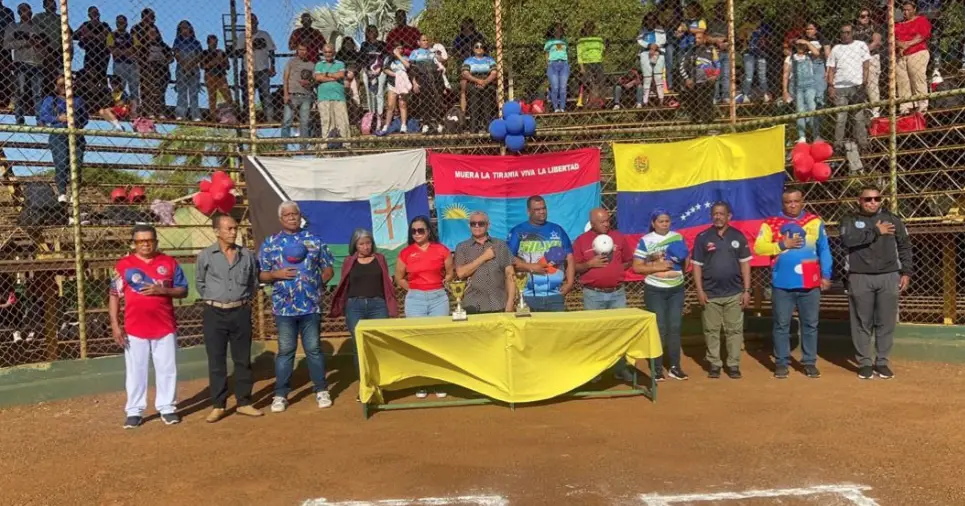 Este domingo se subió el telón en el estadio Dr. Luis Sierra para darle apertura a la temporada oficial 2025 del béisbol federado en la categoría infantil AA.