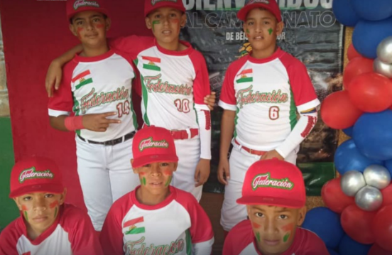 Este domingo se subió el telón en el estadio Dr. Luis Sierra para darle apertura a la temporada oficial 2025 del béisbol federado en la categoría infantil AA.