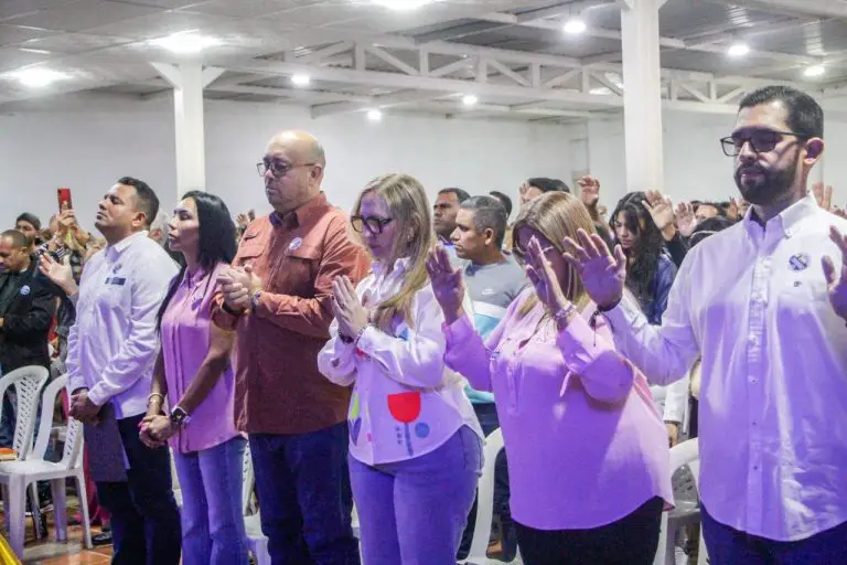 En ocasión del día del Pastor y la Pastora en Venezuela, una Oración de Victoria por la Paz de las Familias Falconianas tuvo lugar en Punto Fijo.