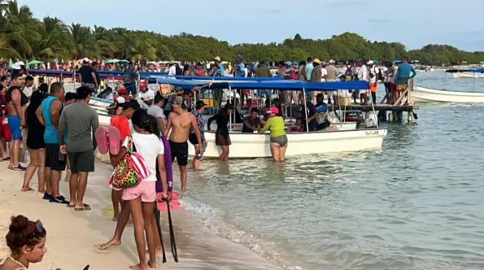 A reventar está el eje de la Costa Oriental del estado Falcón de turistas y visitantes que disfrutan de los distintos atractivos naturales y recreacionales.