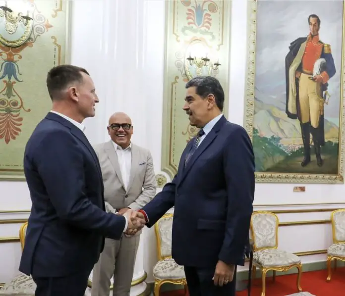 Maduro se reúne con el enviado especial de Trump en Miraflores (+FOTOS)