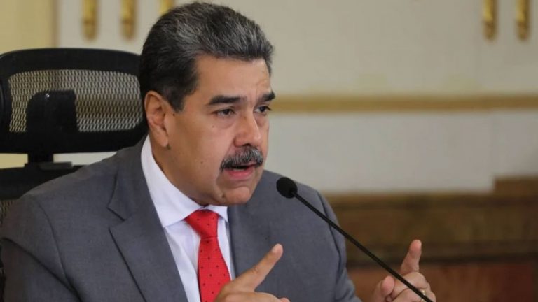 Maduro firmará decreto para reforma constitucional el 10-Ene