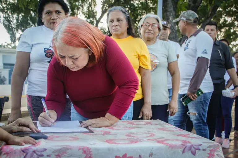 Este domingo en el sector San Nicolás de Coro, la organización popular discutió las siete propuestas que van a la Consulta Popular Nacional.