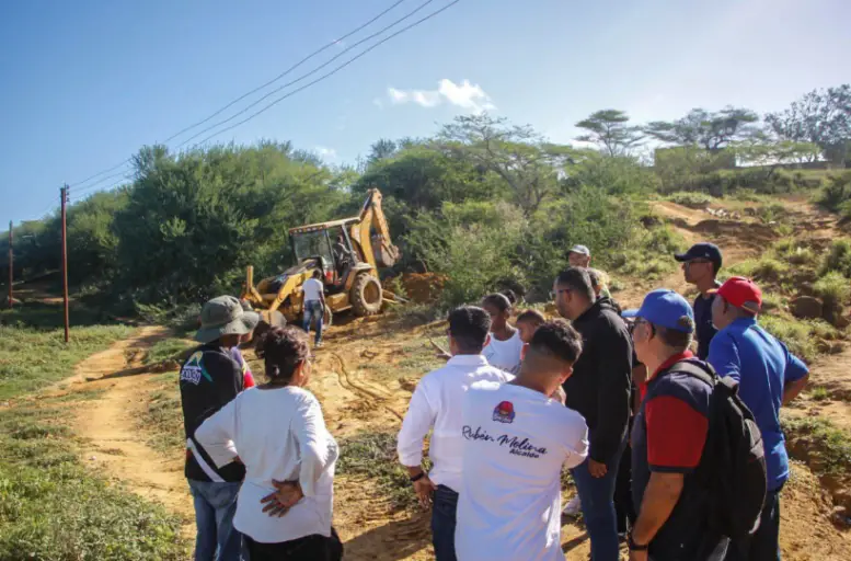 Jesús León indicó que el proyecto de embellecimiento y reestructuración de viviendas en el corredor Monche Guanipa de La Vela tiene un avance del 40%.