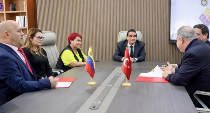 Venezuela y Turquía han firmado una serie de acuerdos en el ámbito turístico este jueves, como parte del esfuerzo por fortalecer la colaboración entre ambas naciones.