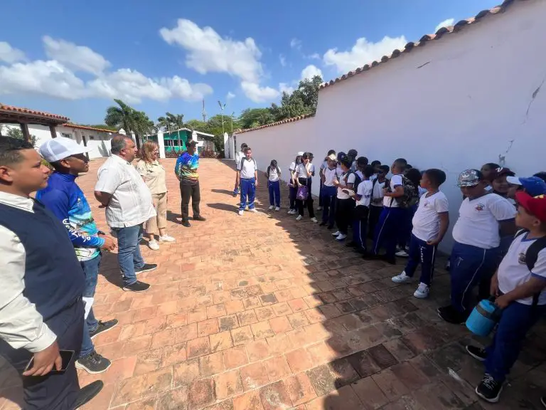 Corfaltur impulsa el turismo educativo en el centro histórico de Coro