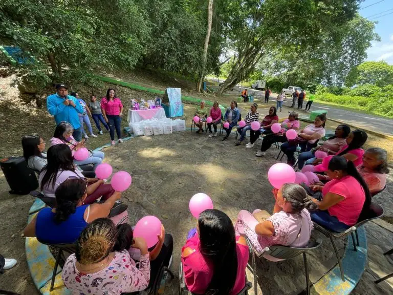 Programa “Y Dios me Hizo Mujer” lleva atención a lideresas de comunidad en Falcón