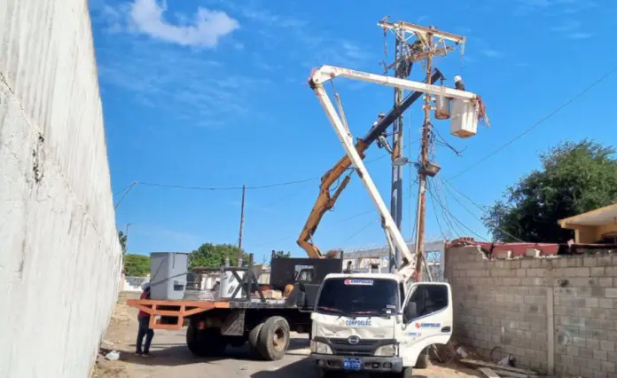 Con la instalación de postes, transformadores y luminarias de alumbrado público, Corpoelec optimizó la prestación del servicio de energía a más de mil familias