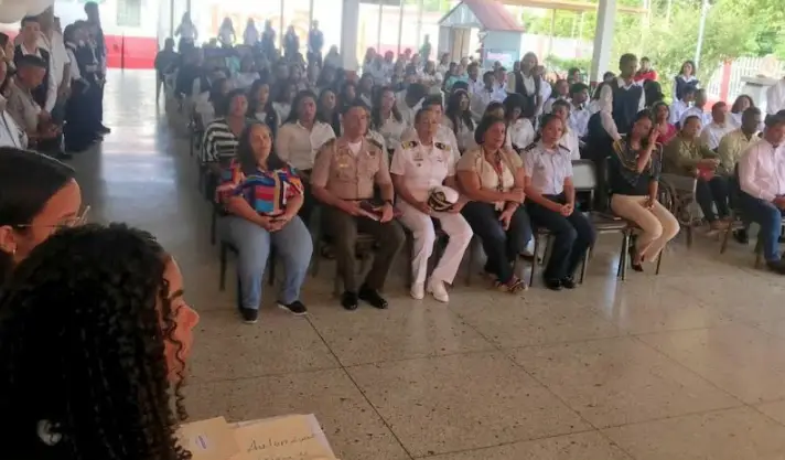 Inces Falcón otorgó 65 certificados a aprendices en diversos oficios