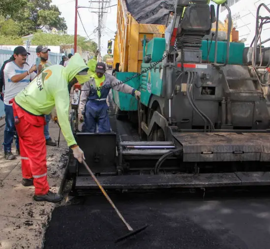 Calidad y bienestar se ha propuesto brindar el gobierno regional a los habitantes de las distintas comunidades de la entidad a través del Plan de asfaltado.