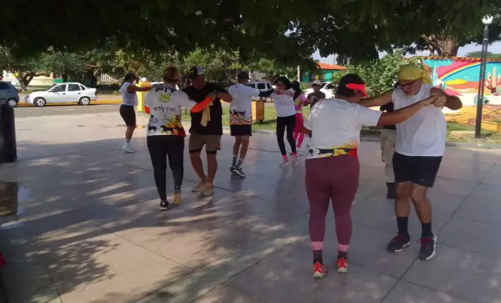 Con una Eco Caminata Interpretativa de 3 km y una bailoterapia, Inparques celebró los 51 años del decreto de creación de Parque Nacional Médanos de Coro.