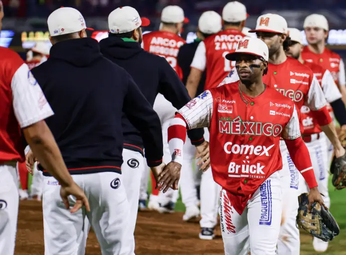 Con una destacada actuación colectiva en la lomita, México consiguió un triunfo por 2-0 sobre República Dominicana el domingo por la noche.