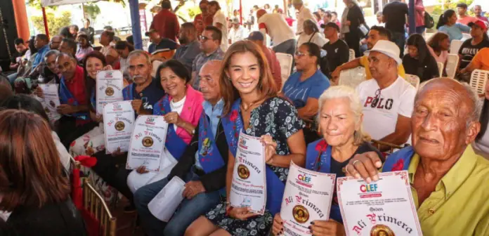 Este viernes el Consejo Legislativo del estado Falcón realizó una sesión especial para entregar la orden Alí Primera, en su única clase, a 10 cultores falconianos.