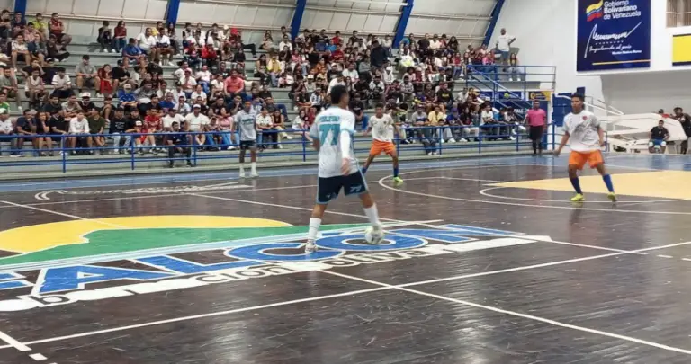 Gimnasio “Carlos Sánchez” vibró de emoción con la Copa Élite