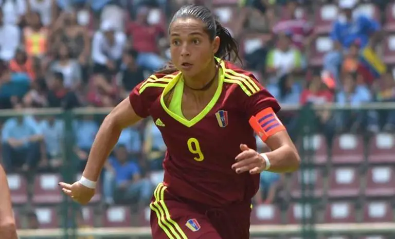 Deyna Castellanos no es feliz en la Vinotinto