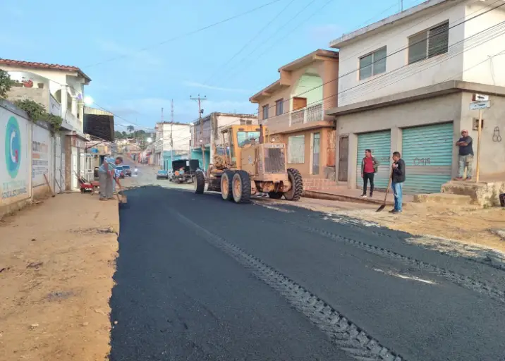 Este martes 12 de febrero, la Alcaldía del municipio Federación arrancó con un plan de bacheo que se dedicará a mejorar las vías de comunicación.