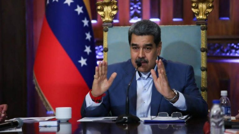 Maduro: “Ya Milei estorba tan vulgar, estafador y desprestigiado”