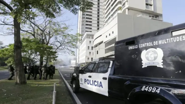 Policía de Panamá reprime movilización sindical por esta razón