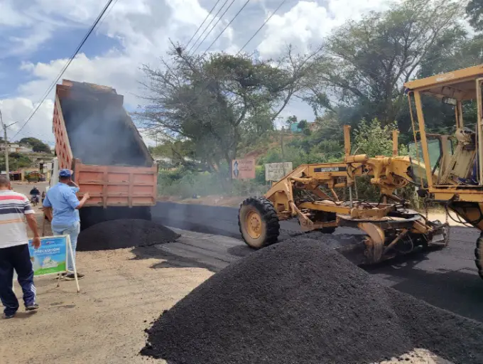 Este martes 12 de febrero, la Alcaldía del municipio Federación arrancó con un plan de bacheo que se dedicará a mejorar las vías de comunicación.