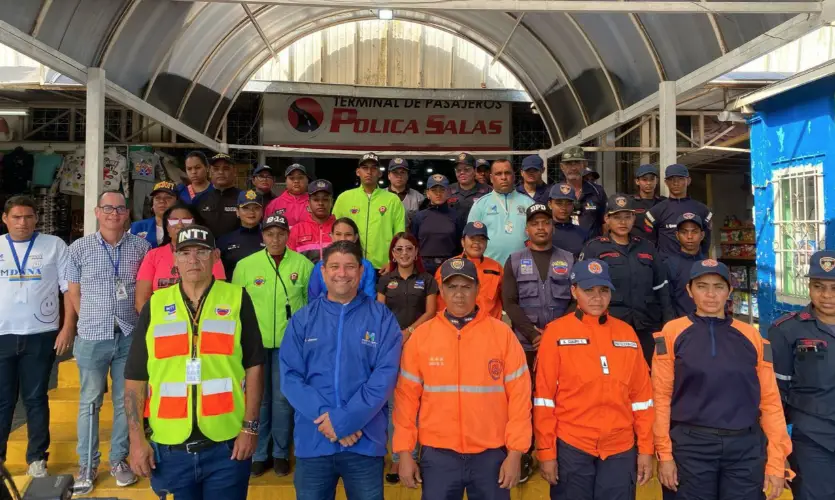 El director del terminal de pasajeros Polica Salas de Coro, Juan Carlos Jiménez, anunció el inicio del operativo "Carnaval Seguros y Felices 2025".