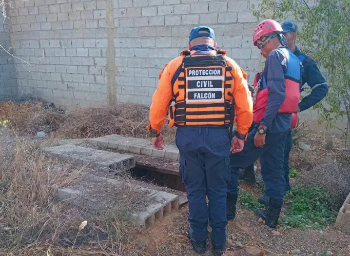 Punto Fijo | Mujer cae en pozo séptico