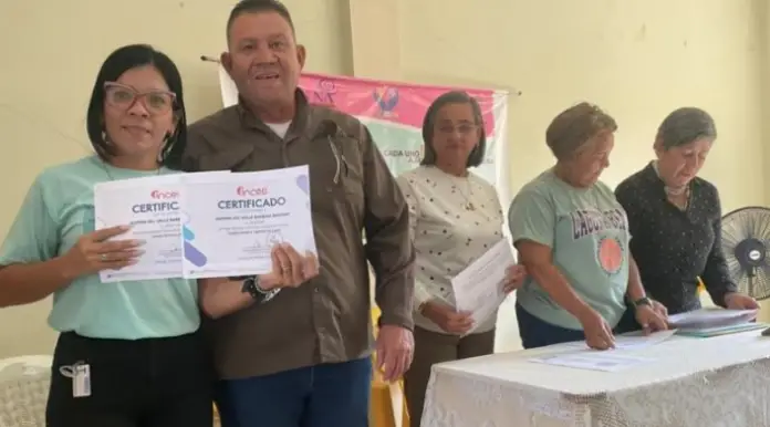 En el Consejo Municipal de los Derechos del Niño, Niña y Adolescente del municipio Zamora, se llevó a cabo la entrega de certificados a emprendedoras de esta entidad.