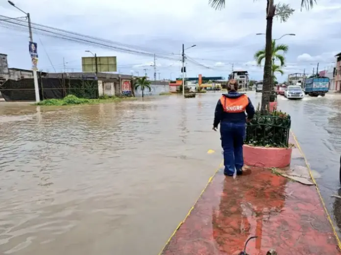 Al menos 14 personas perdieron la vida en Ecuador a causa de las fuertes lluvias que producen inundaciones desde el inicio del año.