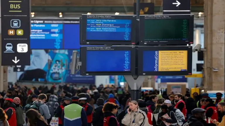 Bomba de la segunda guerra mundial paraliza trenes en París