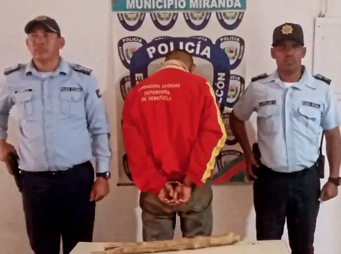 Durante labores de investigación penal, agentes del CCP 1 llevaron detuvieron en flagrancia de un individuo por maltrato físico a una mujer en Curazaito.