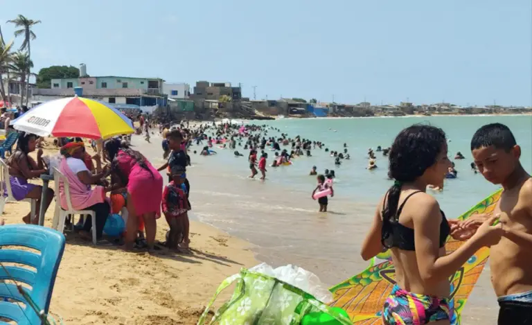 Playas falconianas una vez más abarrotadas en Carnavales