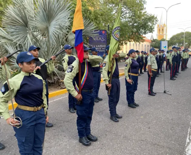 Este lunes se realizó la transmisión de mando de la dirección de Polimiranda, la cual pasó del coronel Arturo Ramos Sáenz al comisario jefe Eduardo José Polanco