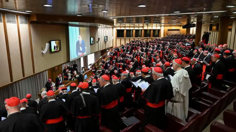 A una semana del cónclave, secretismo y calma marcan la elección del próximo Papa