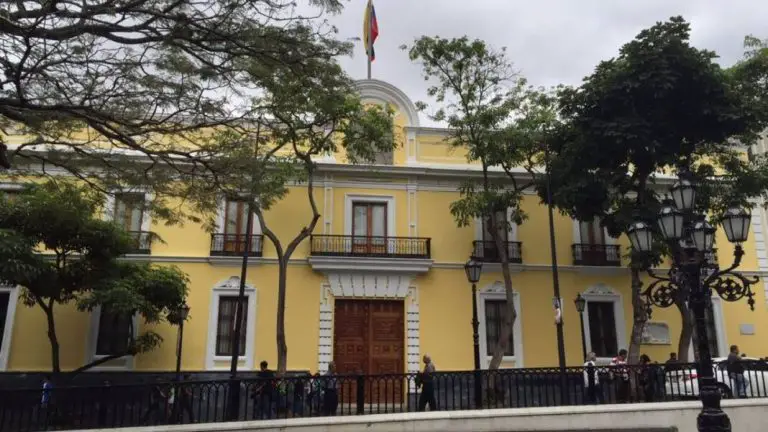 Como hostil calificó Venezuela alerta de viaje de EE.UU.