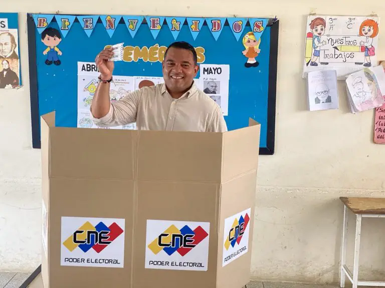 Víctor Clark exaltó el valor de la participación y ejercicio democrático