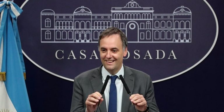 Argentina asegura que “no hubo negociación” para rescate de refugiados de la embajada