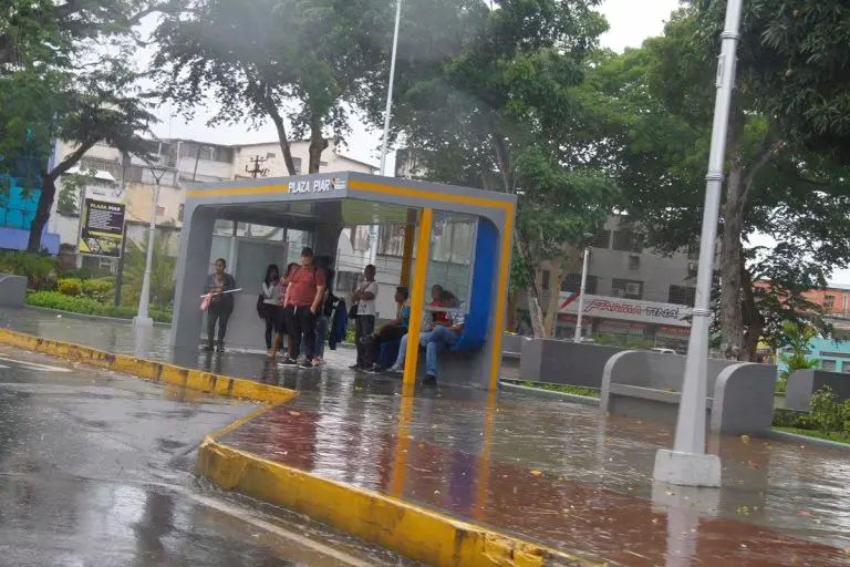 Onda tropical N°1 avanza en Venezuela, conoce su trayectoria