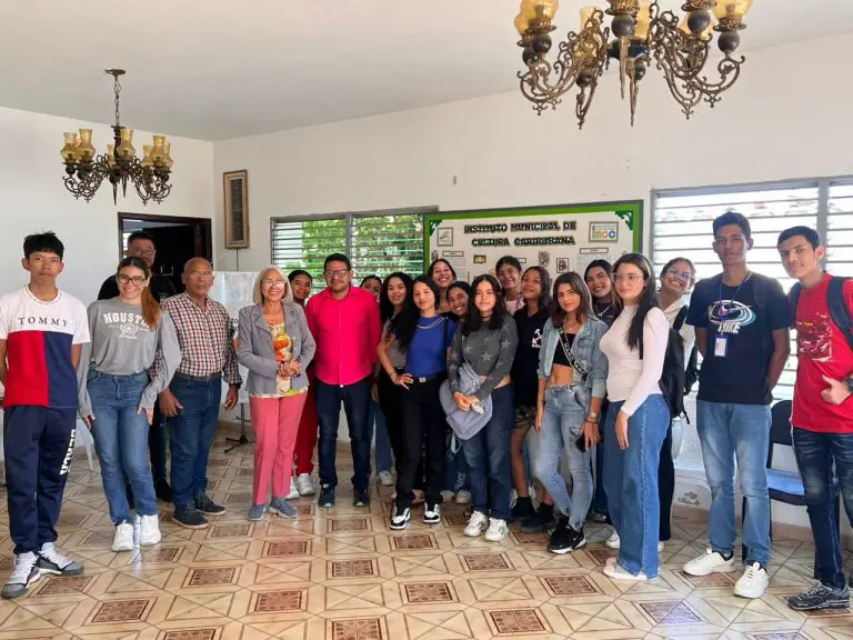 IMCC recibe a estudiantes del núcleo LUZ Punto Fijo