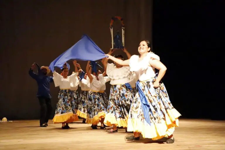 IMCC apoya a estudiantes de danza tradicional y contemporánea