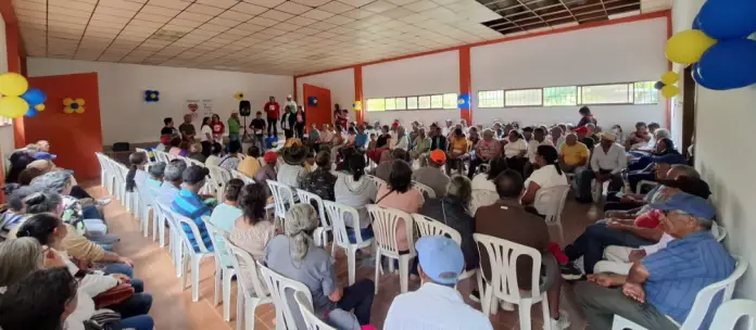Más de 180 adultos mayores de las comunas 