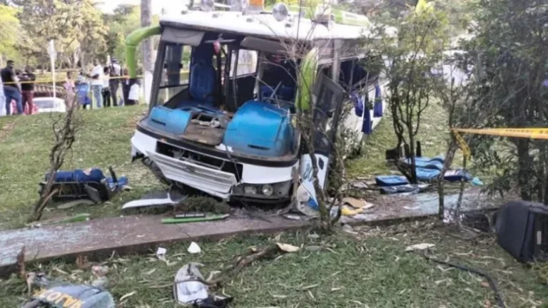 Colombia| Accidente de autobús deja nueve estudiantes fallecidos y siete heridos