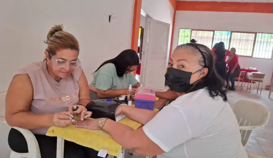 Más de 180 adultos mayores de las comunas "Luchadores de la Patria" y " Comandante Chávez vive, la Patria sigue" de la parroquia Mapararí disfrutaron.