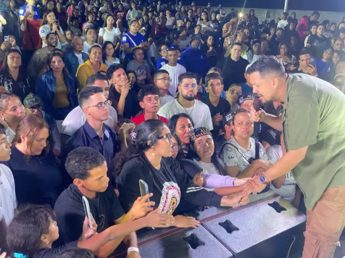 El pastor Alex Márquez fue el invitado especial del "Falcón adora con el corazón, todos a una sola voz". Evento organizado por la Fundación Casa de Dios.