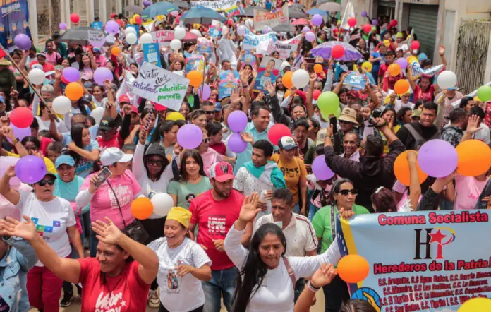 El recorrido por parte del candidato a la Gobernación de Falcón, Víctor Clark, fue en las comunidades de El Charal y Las Vegas del Tuy del municipio Unión.