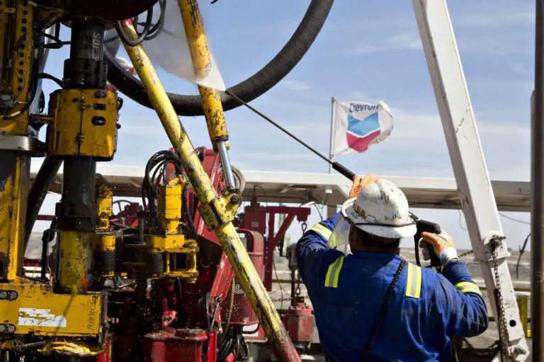 EE. UU. dará 60 días más a Chevron para abandonar Venezuela