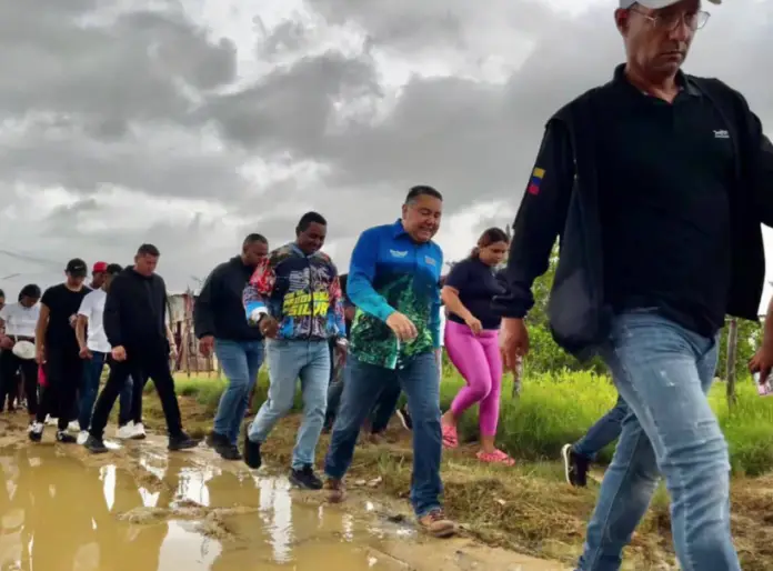 En el cierre de su campaña electoral, el candidato a la gobernación del estado Falcón, Javier Bertucci recorrió el sector Alí Primera.