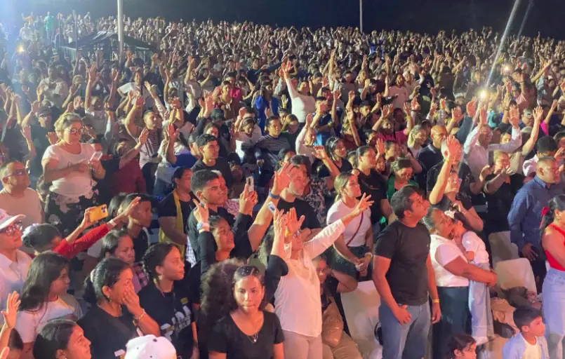 El pastor Alex Márquez fue el invitado especial del "Falcón adora con el corazón, todos a una sola voz". Evento organizado por la Fundación Casa de Dios.
