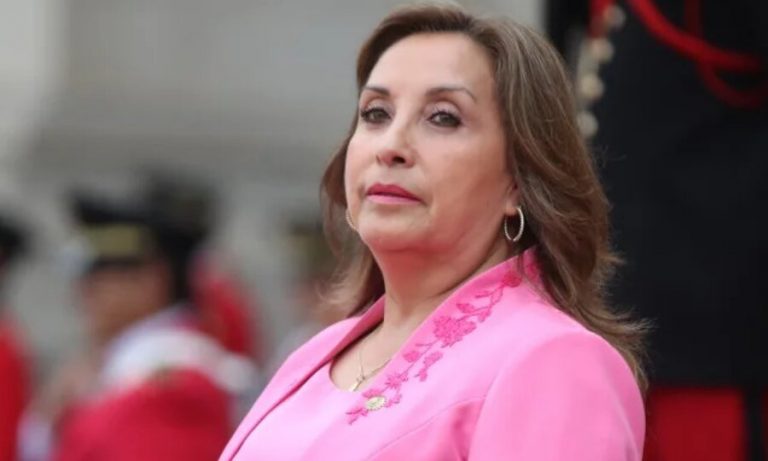 Emiten denuncia en contra de la presidenta de Perú
