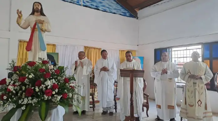 El domingo 27 de Abril del 2025, la parroquia Jesús de la Divina Misericordia de la Urbanización las Eugenias, celebró sus fiestas patronales.