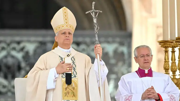 León XIV inicia pontificado con misa inaugural